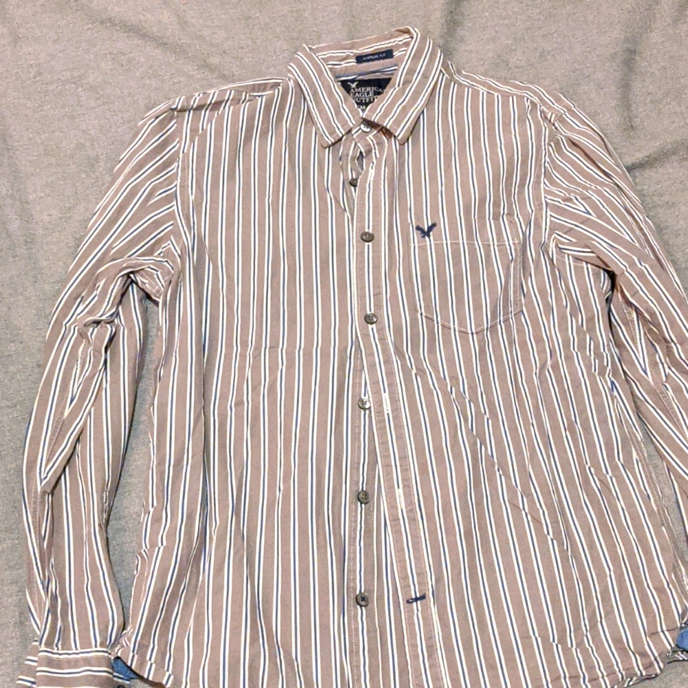 American Eagle long sleeve button down
